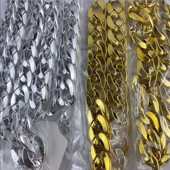 GOLD TONE Chunky Faux Metal Choker - Picture 5 of 8